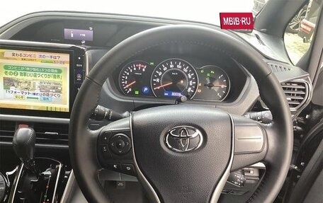Toyota Voxy III, 2021 год, 1 795 000 рублей, 11 фотография