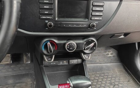 KIA Rio IV, 2018 год, 1 250 000 рублей, 10 фотография
