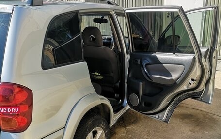 Toyota RAV4, 2004 год, 880 000 рублей, 4 фотография