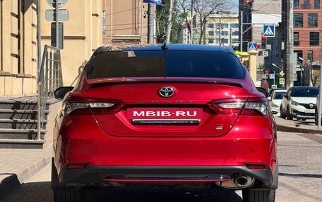 Toyota Camry, 2021 год, 3 150 000 рублей, 7 фотография