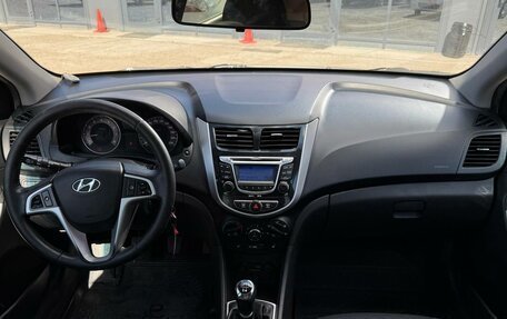 Hyundai Solaris II рестайлинг, 2011 год, 559 000 рублей, 15 фотография