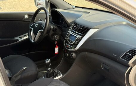 Hyundai Solaris II рестайлинг, 2011 год, 559 000 рублей, 27 фотография