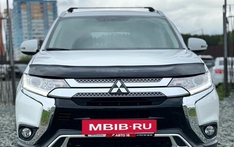 Mitsubishi Outlander III рестайлинг 3, 2019 год, 2 569 000 рублей, 4 фотография