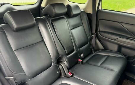 Mitsubishi Outlander III рестайлинг 3, 2019 год, 2 569 000 рублей, 11 фотография