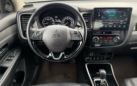 Mitsubishi Outlander III рестайлинг 3, 2019 год, 2 569 000 рублей, 15 фотография
