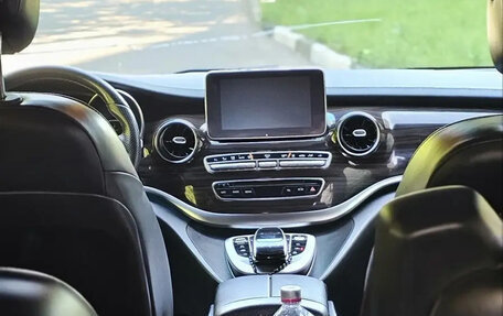 Mercedes-Benz V-Класс, 2020 год, 5 450 000 рублей, 4 фотография