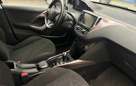 Peugeot 2008 II, 2014 год, 739 000 рублей, 16 фотография