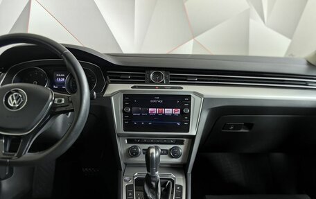 Volkswagen Passat B8 рестайлинг, 2019 год, 2 380 000 рублей, 15 фотография