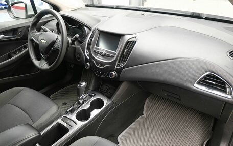 Chevrolet Cruze II, 2017 год, 1 365 900 рублей, 9 фотография