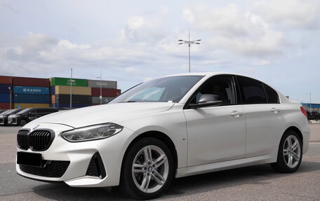 BMW 1 серия, 2022 год, 1 880 000 рублей, 1 фотография