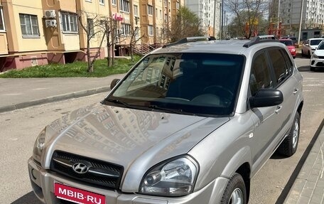 Hyundai Tucson III, 2006 год, 650 000 рублей, 1 фотография