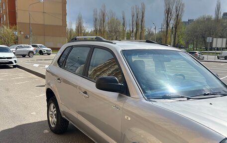Hyundai Tucson III, 2006 год, 650 000 рублей, 2 фотография