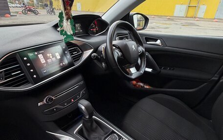 Peugeot 308 II, 2015 год, 1 000 000 рублей, 13 фотография