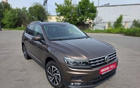 Volkswagen Tiguan II, 2018 год, 2 800 000 рублей, 2 фотография
