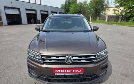 Volkswagen Tiguan II, 2018 год, 2 800 000 рублей, 3 фотография