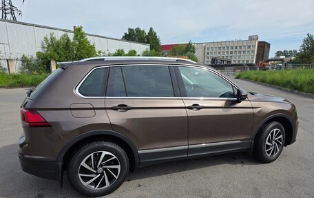 Volkswagen Tiguan II, 2018 год, 2 800 000 рублей, 10 фотография