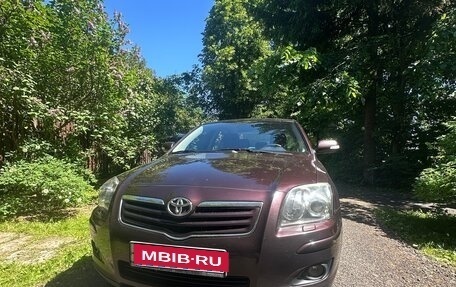 Toyota Avensis III рестайлинг, 2008 год, 880 000 рублей, 1 фотография