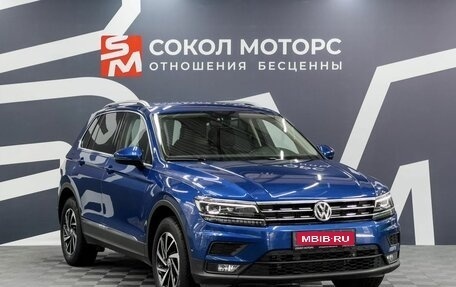 Volkswagen Tiguan II, 2018 год, 3 349 900 рублей, 1 фотография