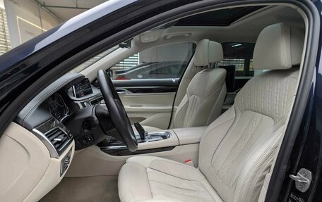 BMW 7 серия, 2016 год, 3 349 000 рублей, 8 фотография
