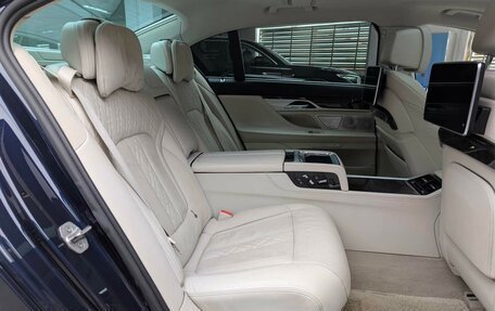 BMW 7 серия, 2016 год, 3 349 000 рублей, 11 фотография