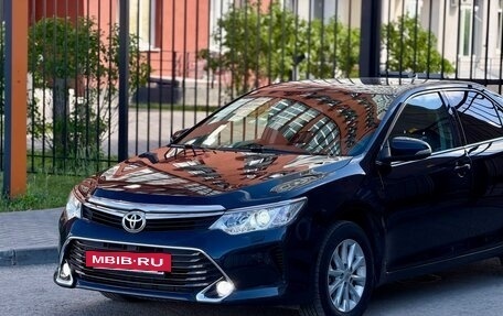 Toyota Camry, 2017 год, 1 980 000 рублей, 7 фотография
