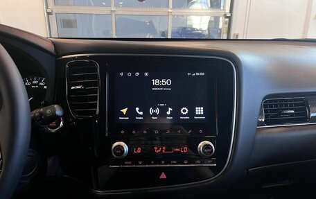 Mitsubishi Outlander III рестайлинг 3, 2022 год, 3 135 000 рублей, 13 фотография