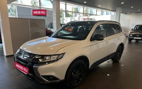 Mitsubishi Outlander III рестайлинг 3, 2022 год, 3 135 000 рублей, 7 фотография