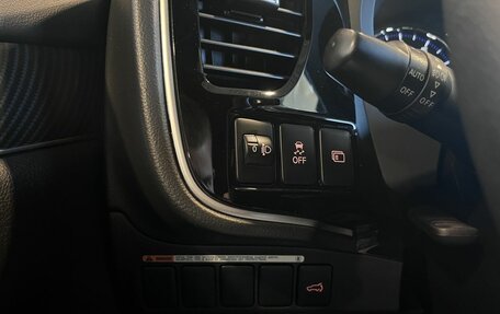 Mitsubishi Outlander III рестайлинг 3, 2022 год, 3 135 000 рублей, 31 фотография