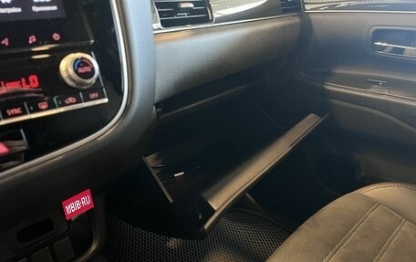 Mitsubishi Outlander III рестайлинг 3, 2022 год, 3 135 000 рублей, 29 фотография