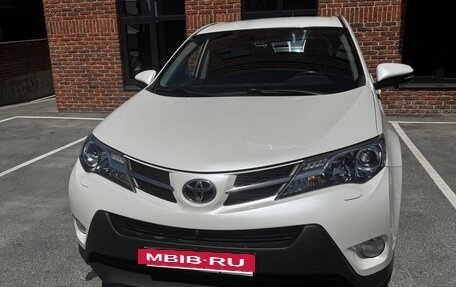Toyota RAV4, 2013 год, 2 000 000 рублей, 2 фотография