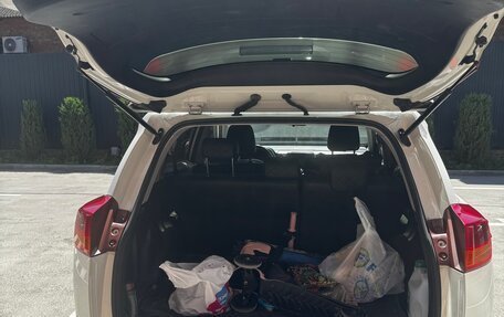 Toyota RAV4, 2013 год, 2 000 000 рублей, 8 фотография