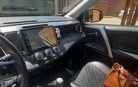 Toyota RAV4, 2013 год, 2 000 000 рублей, 11 фотография