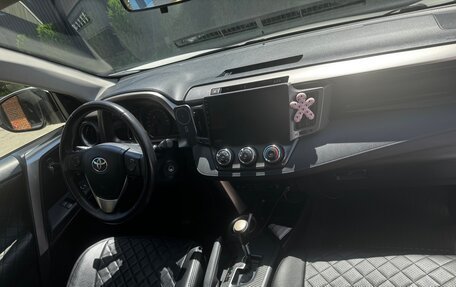 Toyota RAV4, 2013 год, 2 000 000 рублей, 16 фотография