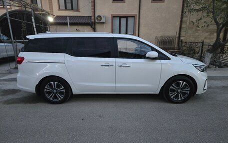 KIA Carnival III, 2019 год, 2 800 000 рублей, 5 фотография
