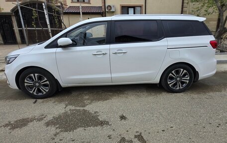 KIA Carnival III, 2019 год, 2 800 000 рублей, 10 фотография