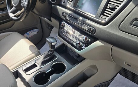 KIA Carnival III, 2019 год, 2 800 000 рублей, 17 фотография
