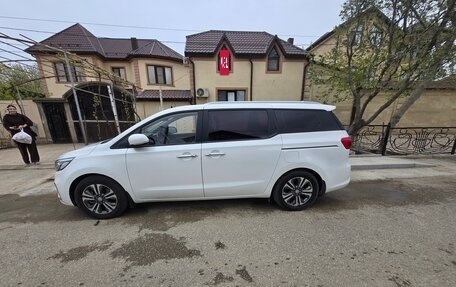 KIA Carnival III, 2019 год, 2 800 000 рублей, 7 фотография