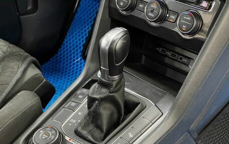 Volkswagen Tiguan II, 2018 год, 3 349 900 рублей, 13 фотография