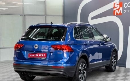 Volkswagen Tiguan II, 2018 год, 3 349 900 рублей, 6 фотография