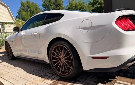 Ford Mustang VI рестайлинг, 2019 год, 4 200 000 рублей, 5 фотография