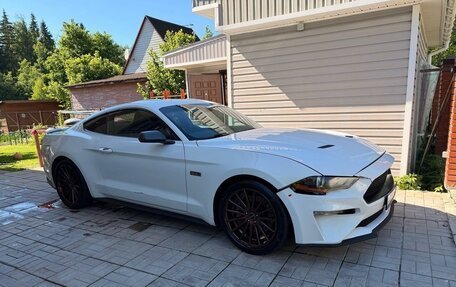 Ford Mustang VI рестайлинг, 2019 год, 4 200 000 рублей, 3 фотография