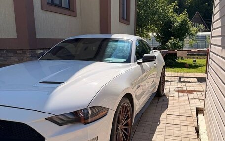 Ford Mustang VI рестайлинг, 2019 год, 4 200 000 рублей, 2 фотография