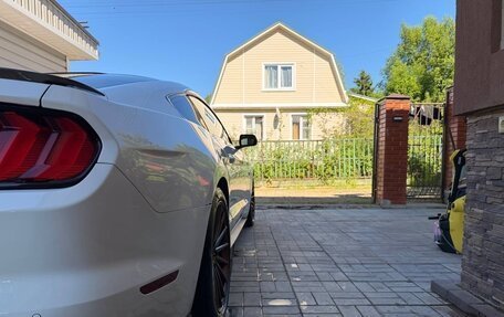 Ford Mustang VI рестайлинг, 2019 год, 4 200 000 рублей, 8 фотография