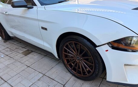 Ford Mustang VI рестайлинг, 2019 год, 4 200 000 рублей, 7 фотография