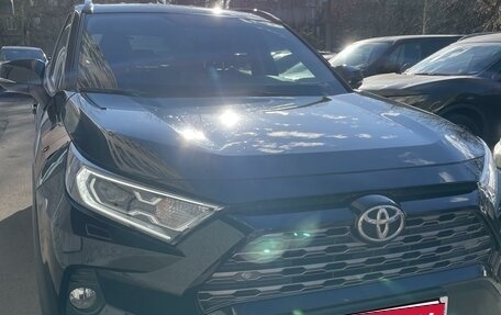 Toyota RAV4, 2020 год, 3 100 000 рублей, 2 фотография