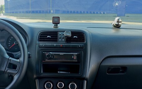 Volkswagen Polo VI (EU Market), 2011 год, 720 000 рублей, 3 фотография