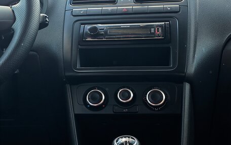 Volkswagen Polo VI (EU Market), 2011 год, 720 000 рублей, 10 фотография