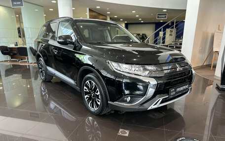 Mitsubishi Outlander III рестайлинг 3, 2021 год, 2 690 000 рублей, 7 фотография