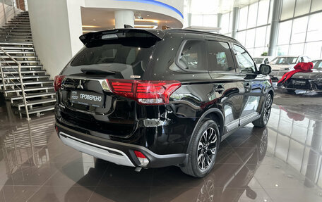 Mitsubishi Outlander III рестайлинг 3, 2021 год, 2 690 000 рублей, 9 фотография
