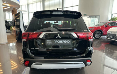 Mitsubishi Outlander III рестайлинг 3, 2021 год, 2 690 000 рублей, 10 фотография